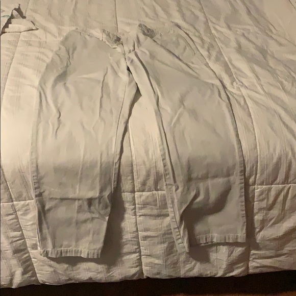 Vineyard vines khaki pants